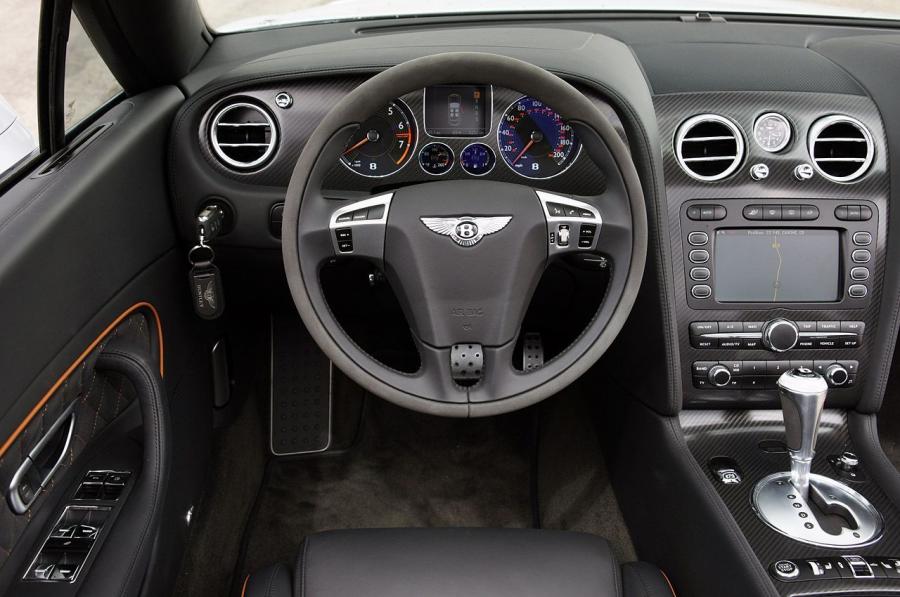 Торпедо Bentley Continental SuperSports Convertible 2010 года  (фото 20 из 108)